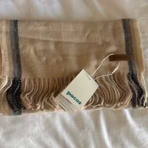 Pacas Cream and Gray Scarf